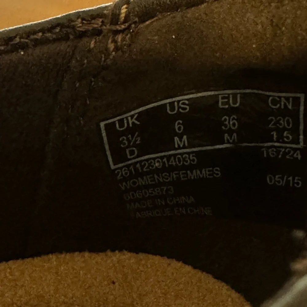 Clark’s Slip Ons Youth Medium Size 6M - Picture 4 of 4